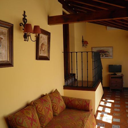 Apartamentos La Columna Чинчон Экстерьер фото