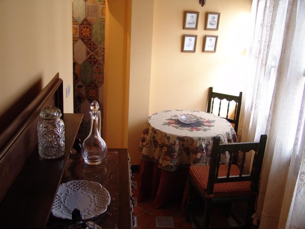 Apartamentos La Columna Чинчон Экстерьер фото