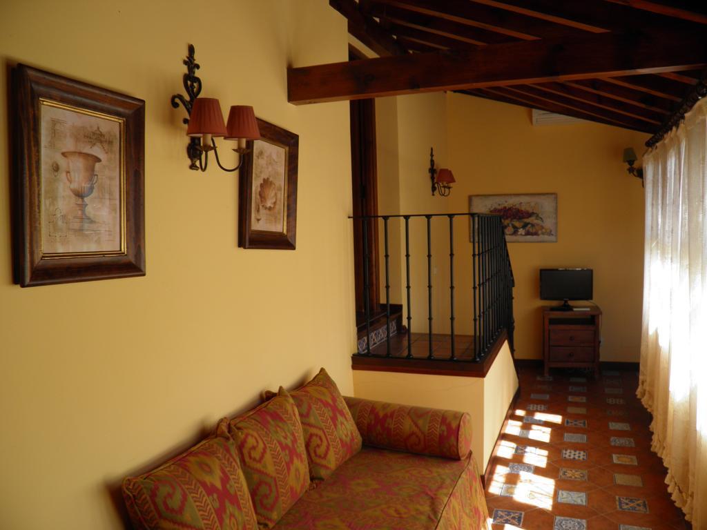 Apartamentos La Columna Чинчон Экстерьер фото