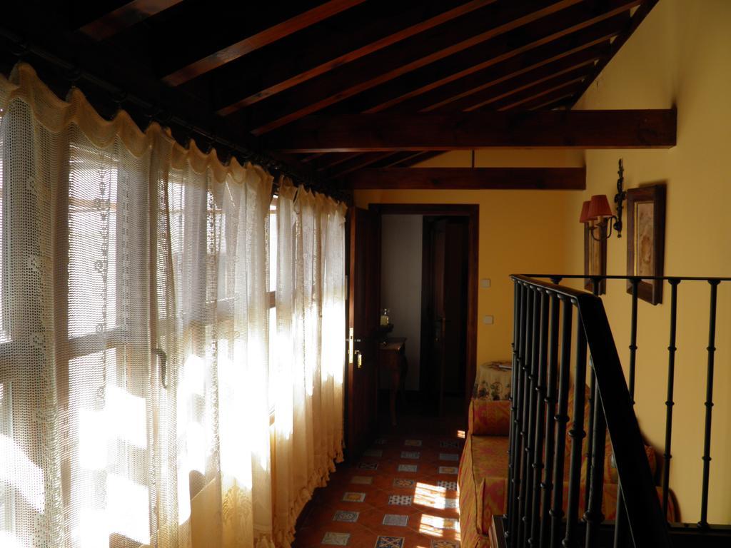 Apartamentos La Columna Чинчон Экстерьер фото